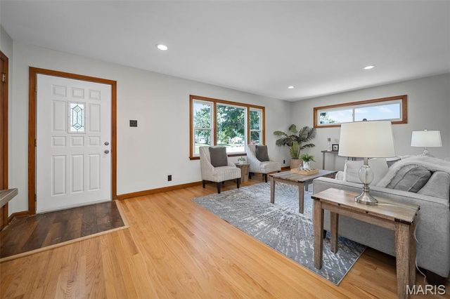 430 Rose Drive, St Charles, MO 63301