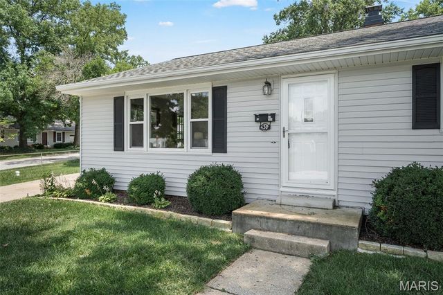 430 Rose Drive, St Charles, MO 63301