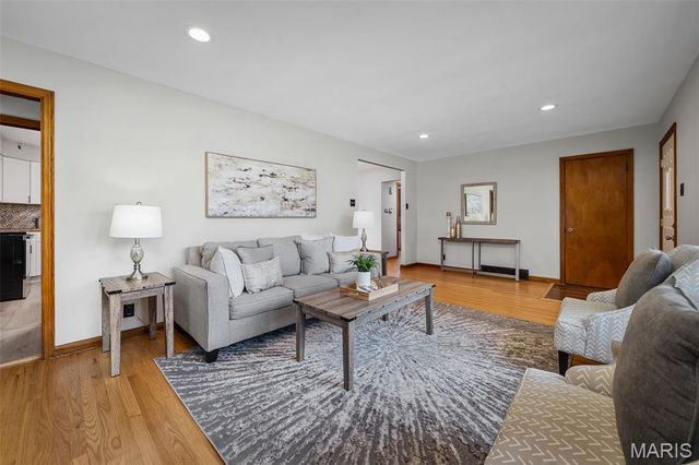430 Rose Drive, St Charles, MO 63301