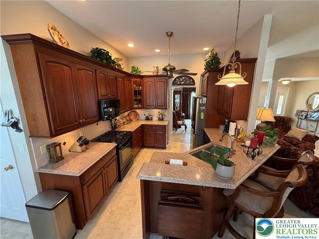 5383 Prophets Way, Lower Macungie Twp, PA 18106