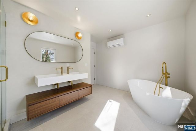 75 Highwood Avenue, Tenafly, NJ 07670