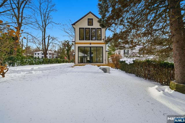 75 Highwood Avenue, Tenafly, NJ 07670
