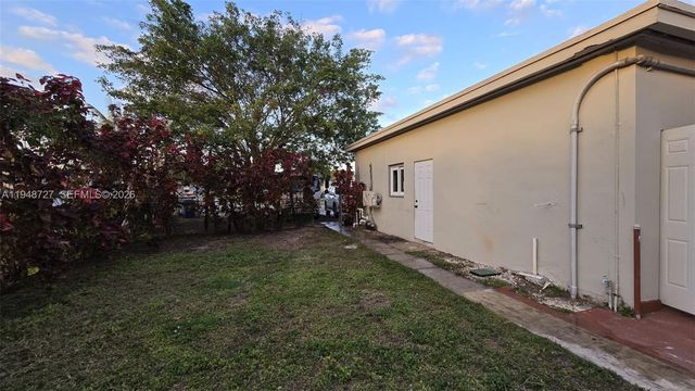 950 NW 149th Ter 1, Miami, FL 33168