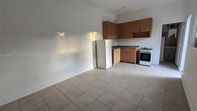 950 NW 149th Ter 1, Miami, FL 33168