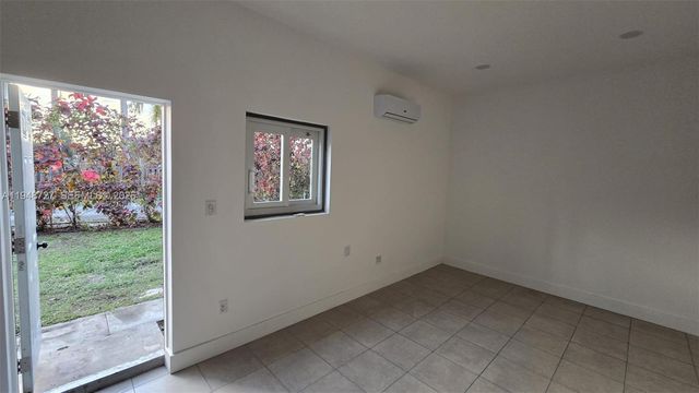 950 NW 149th Ter 1, Miami, FL 33168