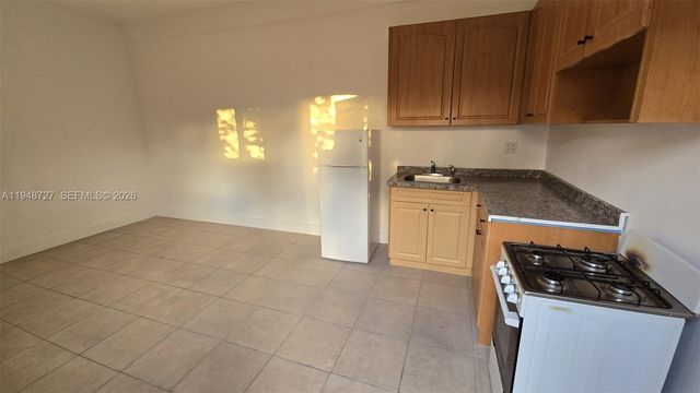 950 NW 149th Ter 1, Miami, FL 33168