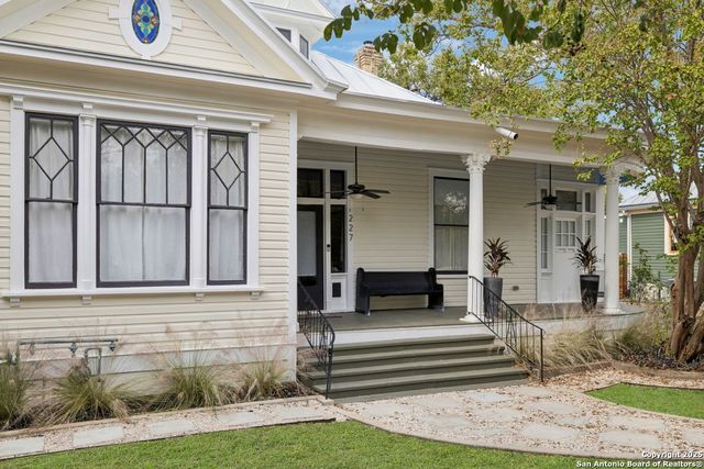 227 Claudia St, San Antonio, TX 78210