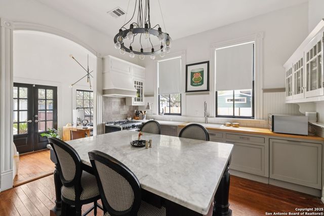 227 Claudia St, San Antonio, TX 78210