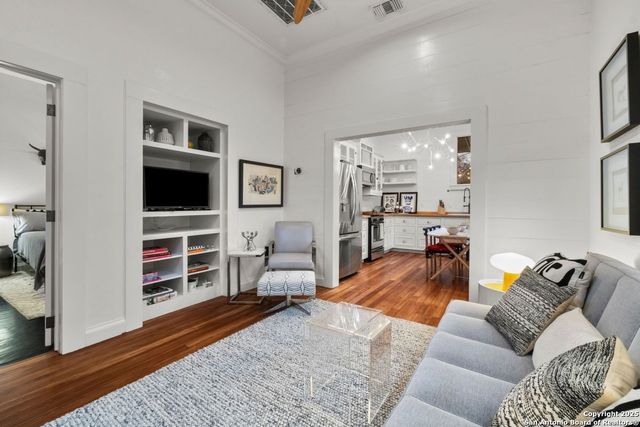 227 Claudia St, San Antonio, TX 78210