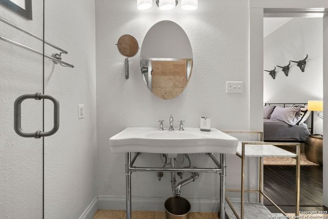 227 Claudia St, San Antonio, TX 78210