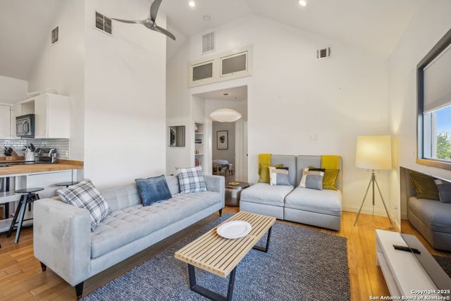 227 Claudia St, San Antonio, TX 78210