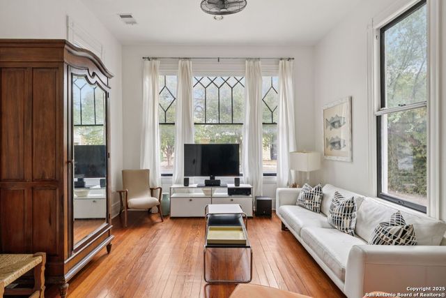 227 Claudia St, San Antonio, TX 78210