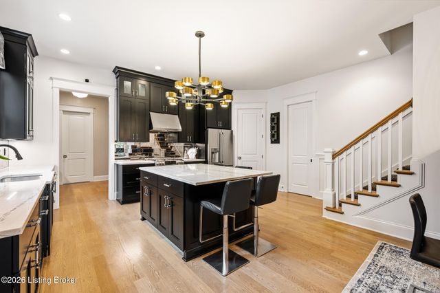 310 Kirkwood Glen Cir, Louisville, KY 40207