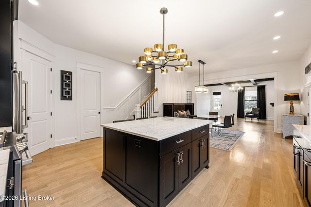 310 Kirkwood Glen Cir, Louisville, KY 40207