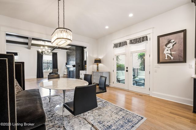 310 Kirkwood Glen Cir, Louisville, KY 40207