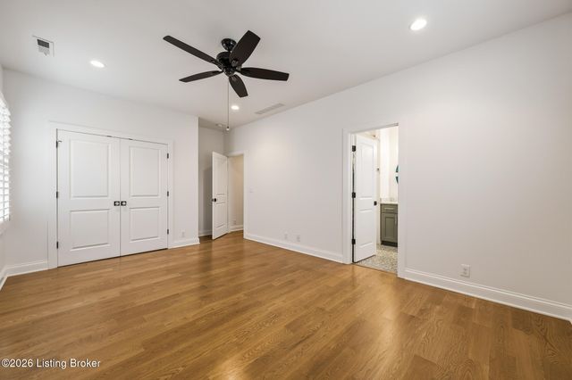 310 Kirkwood Glen Cir, Louisville, KY 40207