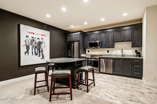 310 Kirkwood Glen Cir, Louisville, KY 40207