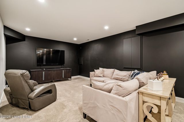 310 Kirkwood Glen Cir, Louisville, KY 40207