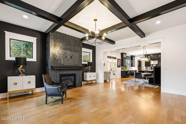 310 Kirkwood Glen Cir, Louisville, KY 40207