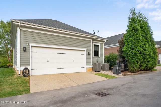 310 Kirkwood Glen Cir, Louisville, KY 40207