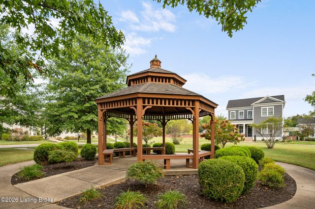 310 Kirkwood Glen Cir, Louisville, KY 40207