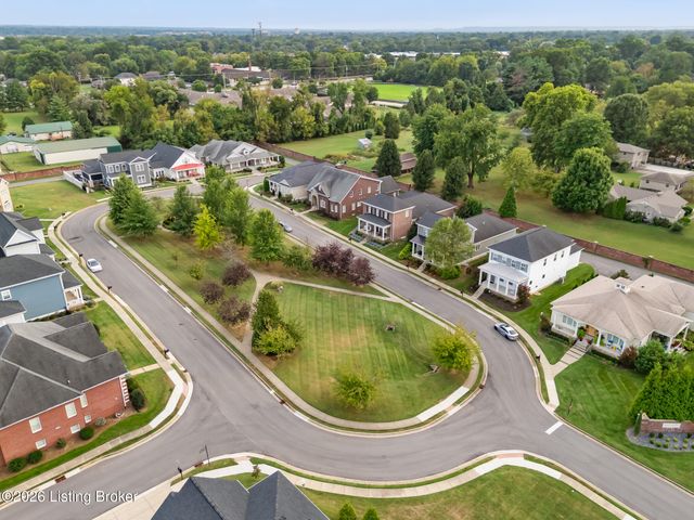 310 Kirkwood Glen Cir, Louisville, KY 40207