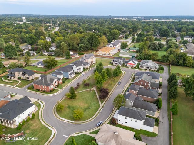 310 Kirkwood Glen Cir, Louisville, KY 40207
