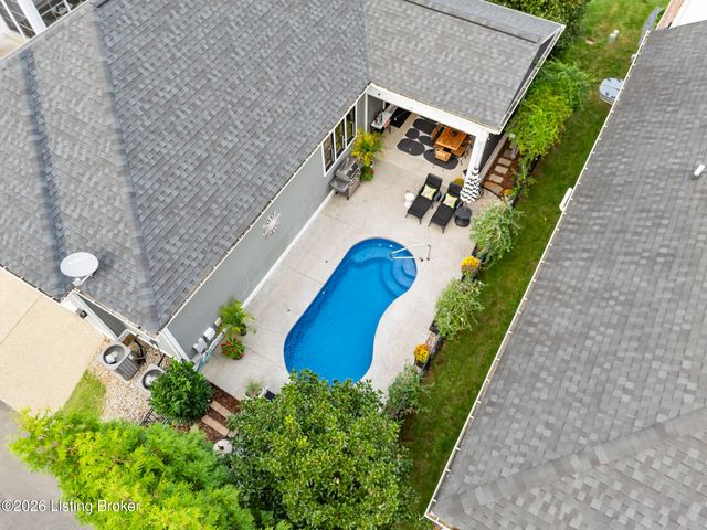 310 Kirkwood Glen Cir, Louisville, KY 40207