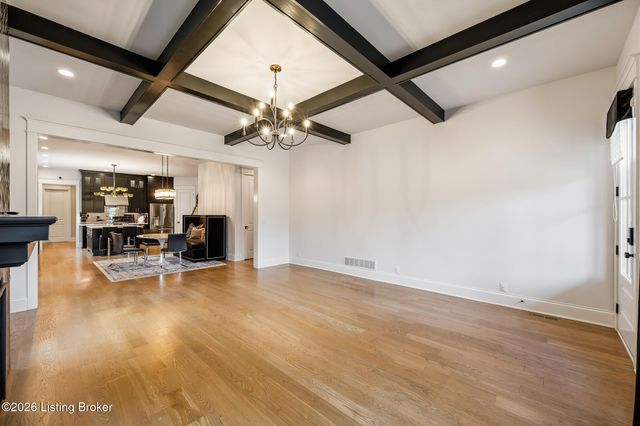 310 Kirkwood Glen Cir, Louisville, KY 40207