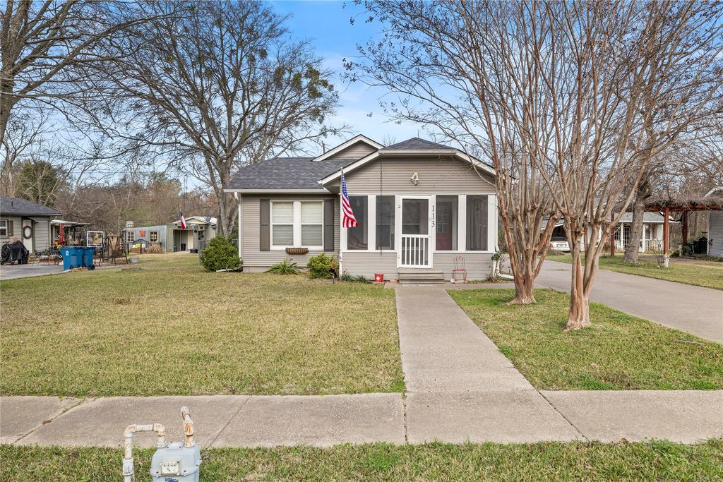 113 Woodland Street, Malakoff, TX 75148