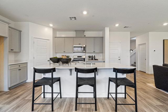 976 Deerhorn Drive W, Madera, CA 93636