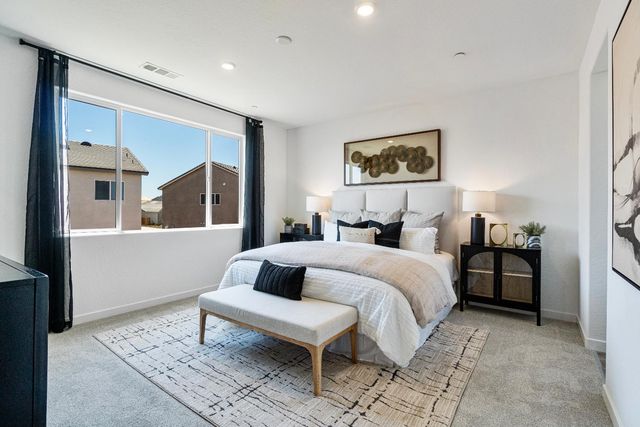 976 Deerhorn Drive W, Madera, CA 93636