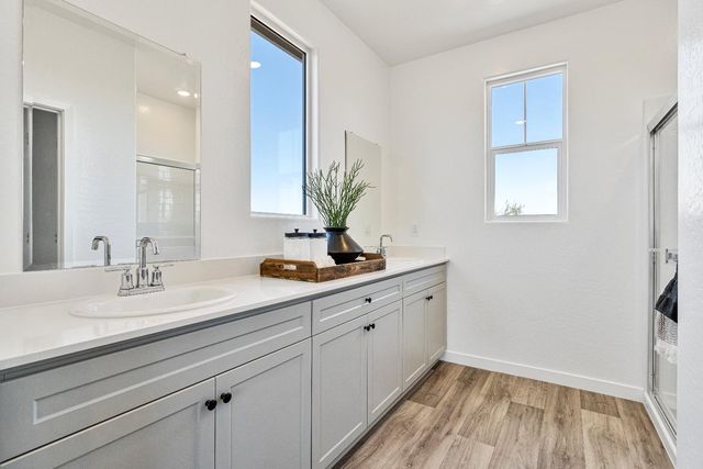 976 Deerhorn Drive W, Madera, CA 93636