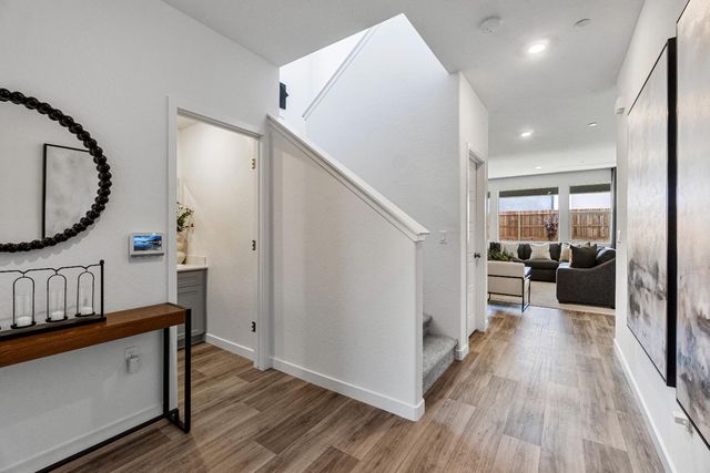 976 Deerhorn Drive W, Madera, CA 93636