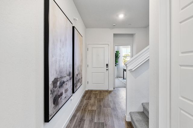 976 Deerhorn Drive W, Madera, CA 93636