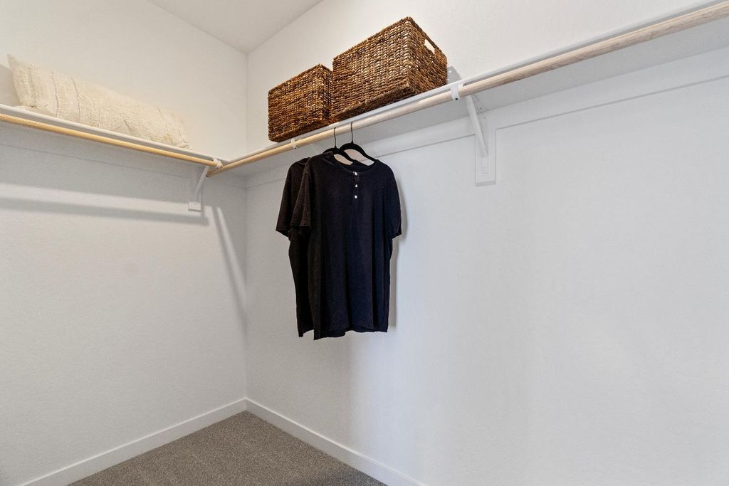 Image 31 of property listing at 976 Deerhorn Drive W, Madera, CA 93636