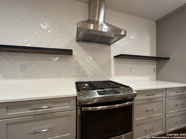 127 Larchmont Drive, San Antonio, TX 78209