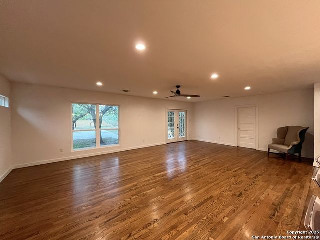 127 Larchmont Drive, San Antonio, TX 78209