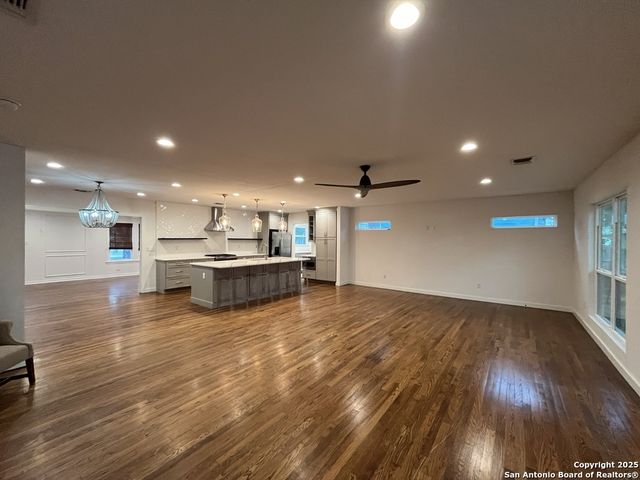 127 Larchmont Drive, San Antonio, TX 78209