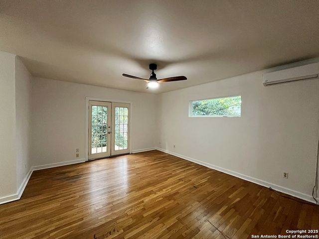 127 Larchmont Drive, San Antonio, TX 78209