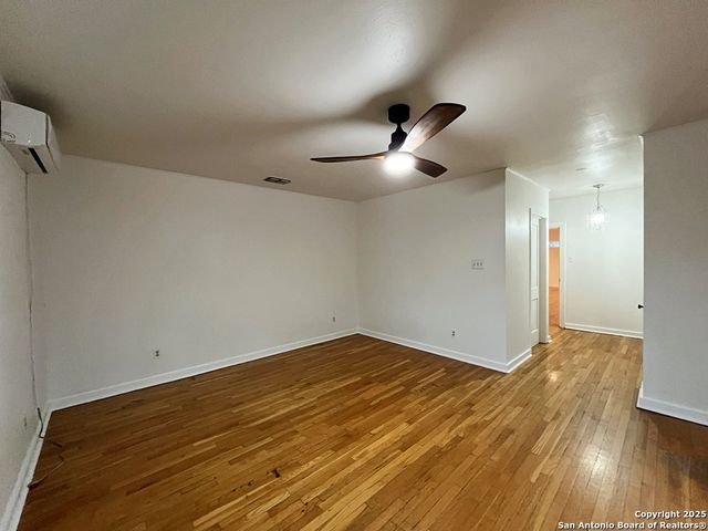 127 Larchmont Drive, San Antonio, TX 78209