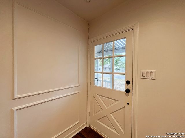 127 Larchmont Drive, San Antonio, TX 78209