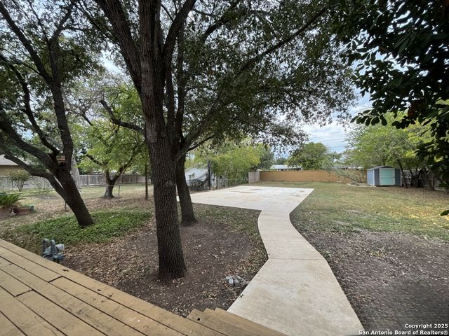 127 Larchmont Drive, San Antonio, TX 78209