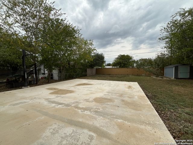 127 Larchmont Drive, San Antonio, TX 78209