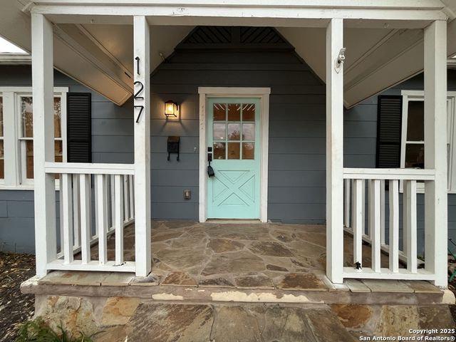 127 Larchmont Drive, San Antonio, TX 78209