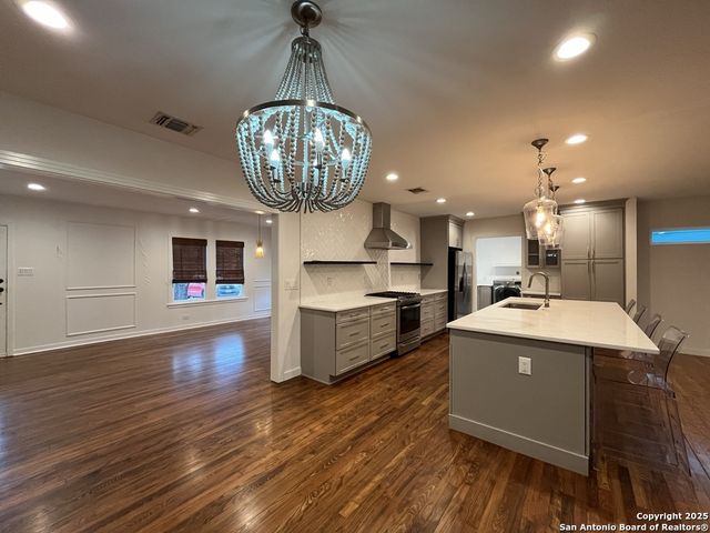 127 Larchmont Drive, San Antonio, TX 78209