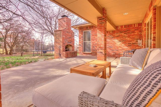 200 Nature Lane, Edmond, OK 73034