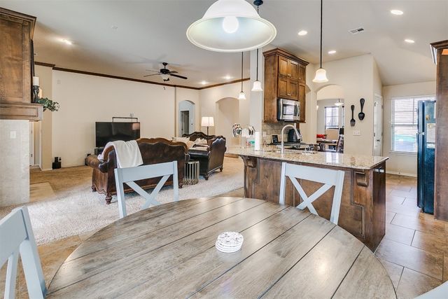 200 Nature Lane, Edmond, OK 73034
