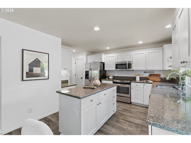 14955 Se STANHOPE Rd, Clackamas, OR 97015