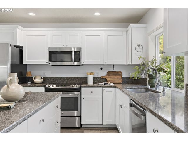14955 Se STANHOPE Rd, Clackamas, OR 97015